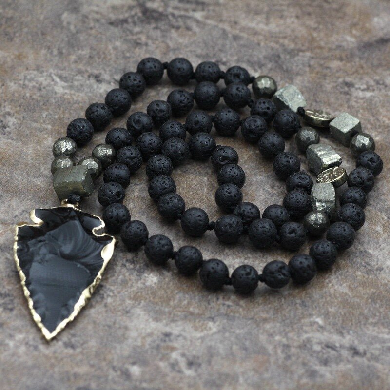 Collar Onyx y piedra volvanica - Rincón Zen
