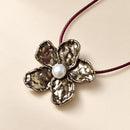 Set Flor Dorada con Perla y Aros