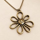 Collar Flor Vintage Dorada
