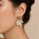 Aros De Zircón Y Flores De Concha