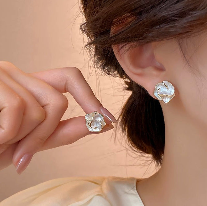 Aros Camelias Doradas