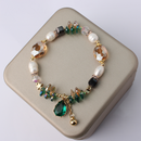 Pulsera con Dijes de Cristal